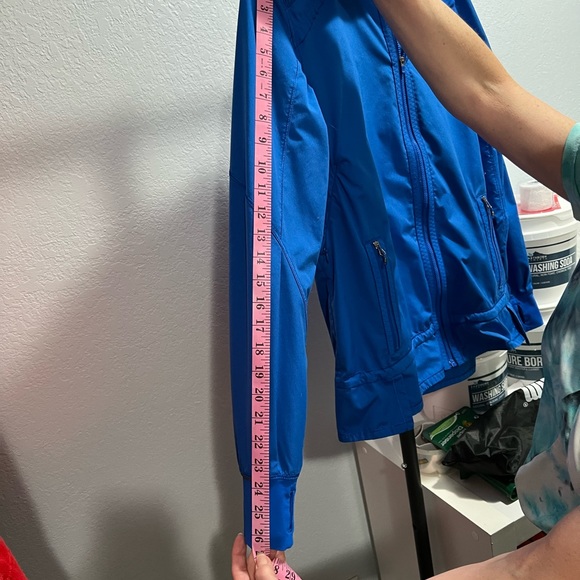 Women’s Lululemon size 8 blue jacket - Picture 5 of 7